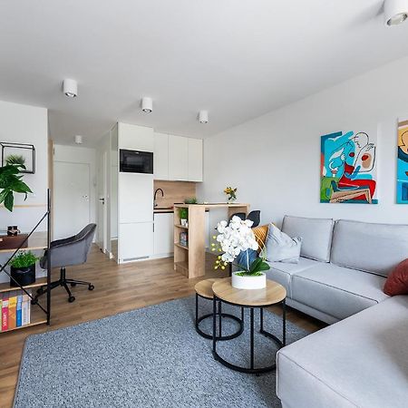 Wrzeciono 12 - Piekny Apartament Obok Szpitala Bielanskiego Oraz Awf, Bezplatna Strefa Parkowania - 400M Do Stacji Metra - Good Apartments 바르샤바 외부 사진